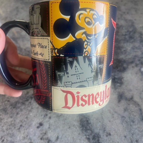 Disney vintage collegiate mug Thailand - Picture 5 of 5